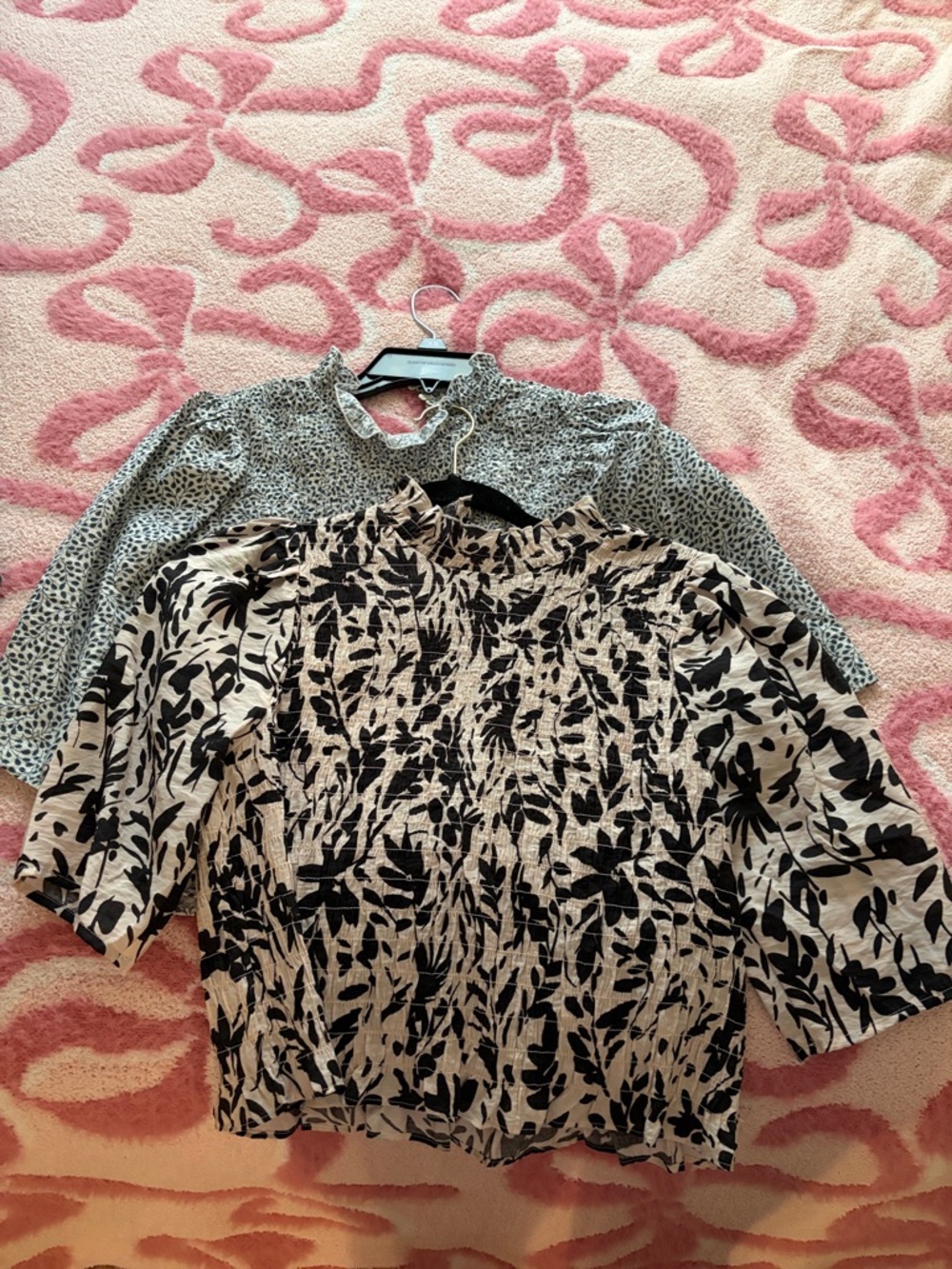 Black & Cream Floral Print Short Sleeve tops
